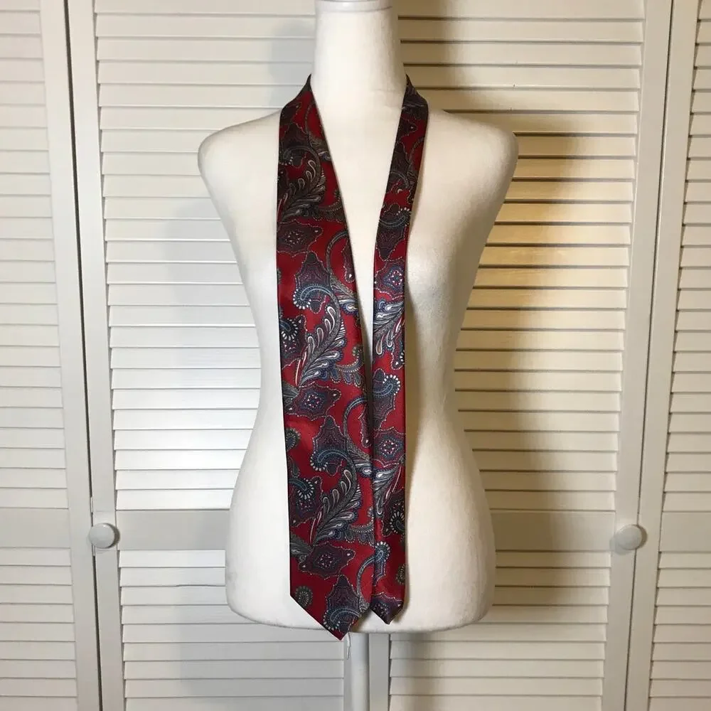 NWT The Men’s Store Vintage Red Paisley Short Wide Mens Necktie